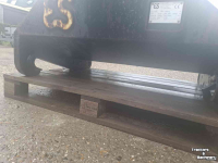 Sonstige Baumaschinen, Erdbewegungsmaschinen und Zubehör Eurosteel Jip 5000kg Volvo aansluiting