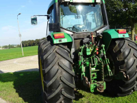 Schlepper / Traktor John Deere 6100-2wd met fronthef +pto