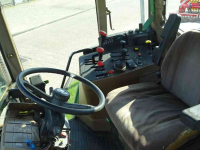 Schlepper / Traktor John Deere 6100-2wd met fronthef +pto