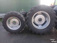 Räder, Reifen, Felgen & Distanzringe BKT 600/65R38 - 380/85R28