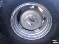 Räder, Reifen, Felgen & Distanzringe BKT 600/65R38 - 380/85R28