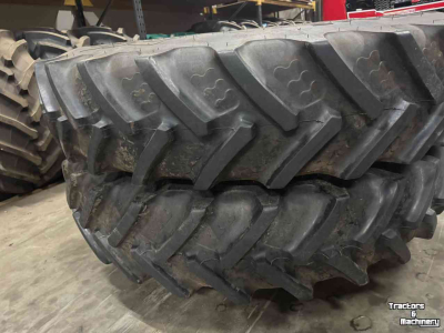 Räder, Reifen, Felgen & Distanzringe  380/90R46  &  380/85R30