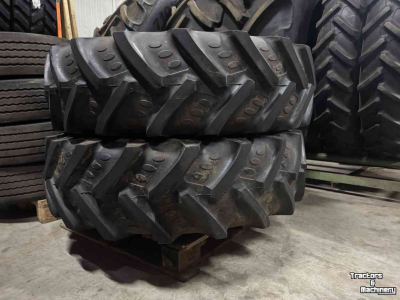 Räder, Reifen, Felgen & Distanzringe  380/90R46  &  380/85R30