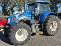 Schlepper / Traktor New Holland TVT 145 Met Fronthef, Motor defect