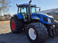 Schlepper / Traktor New Holland TVT 145 Met Fronthef, Motor defect