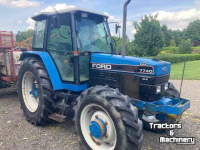 Schlepper / Traktor New Holland 7740