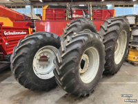 Räder, Reifen, Felgen & Distanzringe Michelin 540/65R30 MultiBIB / BKT 520/85R42 AgriMAX