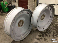 Räder, Reifen, Felgen & Distanzringe Titan W10-38 verstelbaar