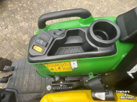 Obsttraktor John Deere 3038E