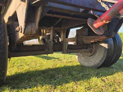 Anhänger  Balenwagen / Platte wagen / landbouwaanhanger