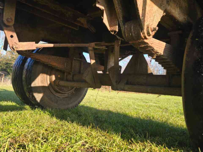 Anhänger  Balenwagen / Platte wagen / landbouwaanhanger