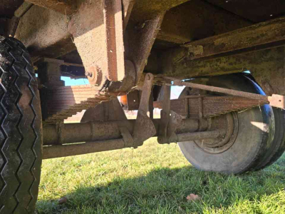 Anhänger  Balenwagen / Platte wagen / landbouwaanhanger