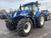 Schlepper / Traktor New Holland T7.230
