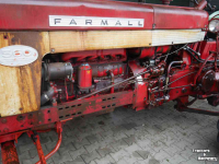 Schlepper / Traktor International Farmall 560