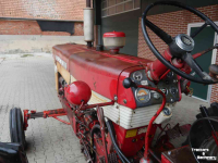 Schlepper / Traktor International Farmall 560