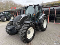 Schlepper / Traktor Valtra N135 HiTech