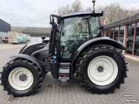 Schlepper / Traktor Valtra N135 HiTech
