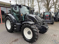Schlepper / Traktor Valtra N135 HiTech