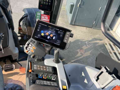 Schlepper / Traktor Valtra N155 Direct