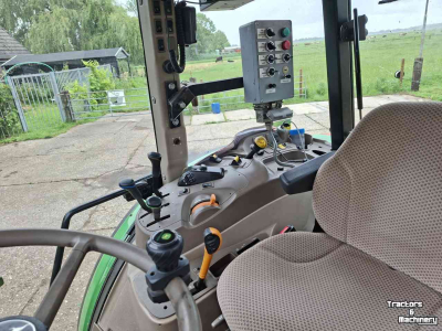 Schlepper / Traktor John Deere 6110RC