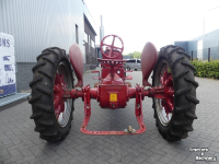 Schlepper / Traktor  Mc Cormick Farmall F12