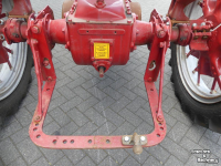 Schlepper / Traktor  Mc Cormick Farmall F12