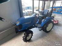 Schlepper / Traktor New Holland Boomer 25