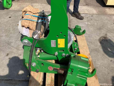 Fronthydraulik & Frontzapfwellen John Deere 145r/155r