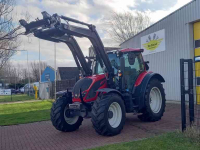 Schlepper / Traktor Valtra N114
