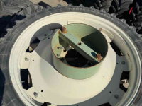 Räder, Reifen, Felgen & Distanzringe  9.5R44