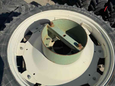 Räder, Reifen, Felgen & Distanzringe  9.5R44