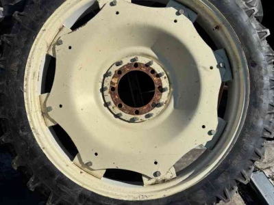 Räder, Reifen, Felgen & Distanzringe  9.5R44