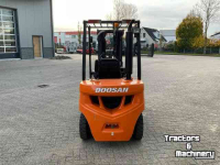 Gabelstapler Doosan D25 GP Plus  ALS NIEUW!