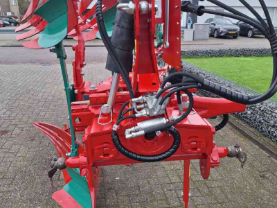 Pflüge Kverneland LB 100-200-4