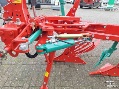Pflüge Kverneland LB 100-200-4