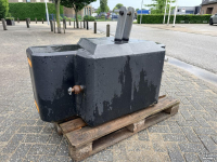 Gebrauchte Teile für Traktoren  Frontgewicht 1000kg