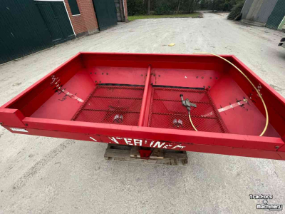 Düngerstreuer Lely Centerliner