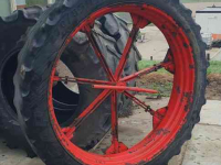 Räder, Reifen, Felgen & Distanzringe  270/85R50