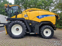 Feldhäcksler New Holland FR 9050 hakselaar