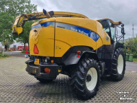 Feldhäcksler New Holland FR 9050 hakselaar