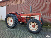Schlepper / Traktoren International 1046