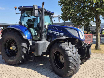 Schlepper / Traktor New Holland T7.230 PC 40-eco, Lucht, Fronthef, geveerde cvooras en cabine BluePower