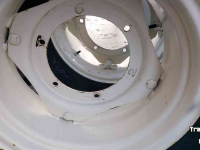 Räder, Reifen, Felgen & Distanzringe BKT 380/70R20