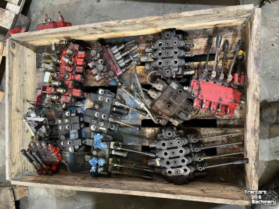 Diverse Gebrauchte Teile  Ventielenblokken, Bodemkabel, Hydrauliek, diversen