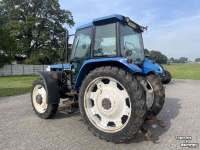 Schlepper / Traktor New Holland 6640 SLE 40km kruip 4 cil.turbo