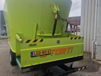 Futtermischwagen Storti T2-160 afvoerband achter