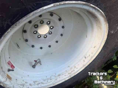 Räder, Reifen, Felgen & Distanzringe Mitas 800/65R32