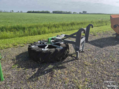 Futterkehrreifen Holaras Octo-1500-jcb