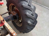 Räder, Reifen, Felgen & Distanzringe Case-IH set banden 12.4-24 op velg