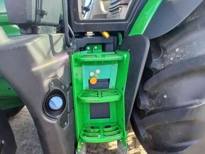 Schlepper / Traktor John Deere 6R250